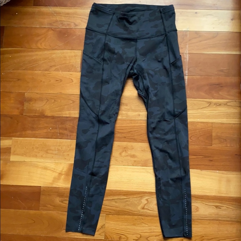 🍋 lululemon Fast & Free CAMO Tight 25”